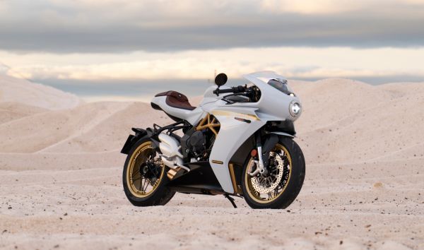 superveloce-s-76A81C885-394B-1121-33DC-0E040E0CE603.jpg